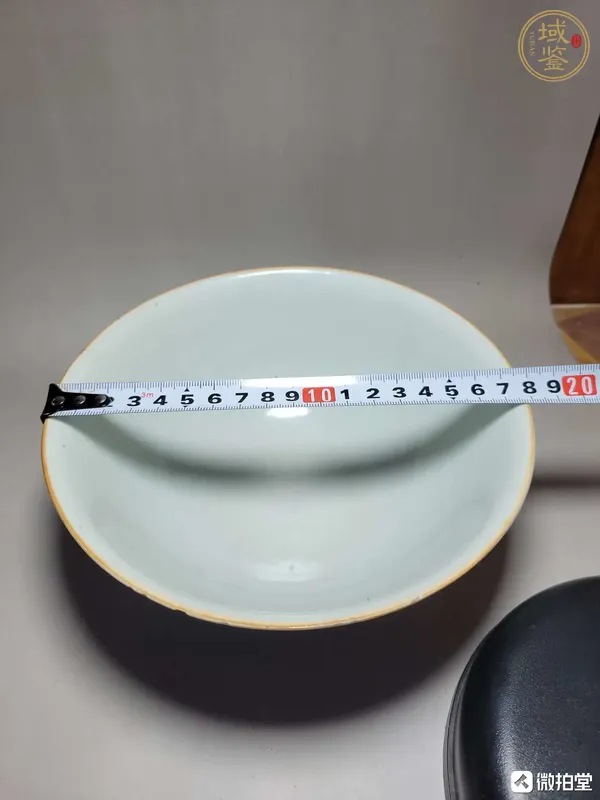古玩陶瓷藍釉軋道粉彩皮球花碗真品鑒賞圖