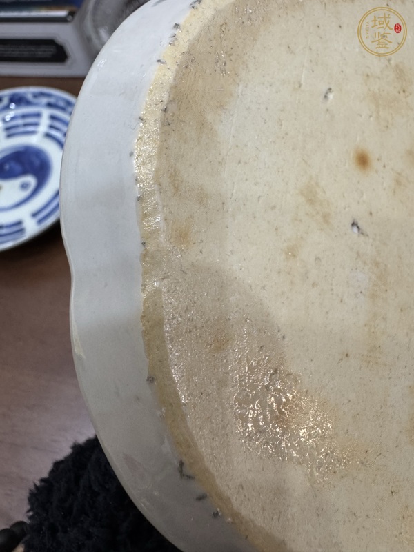 古玩陶瓷粉彩花卉盤真品鑒賞圖