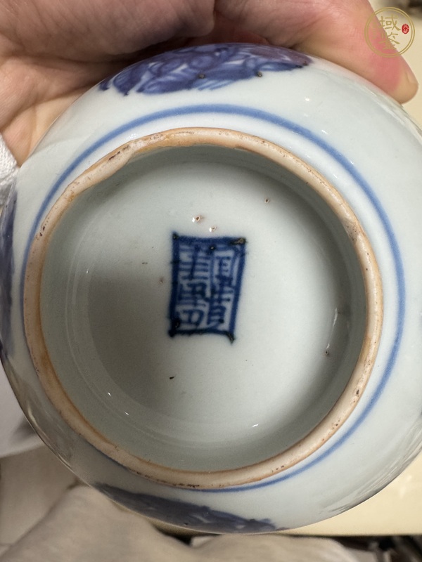 古玩陶瓷明萬(wàn)歷團(tuán)花紋青花碗真品鑒賞圖