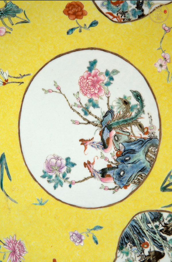 古玩陶瓷粉彩盤真品鑒賞圖