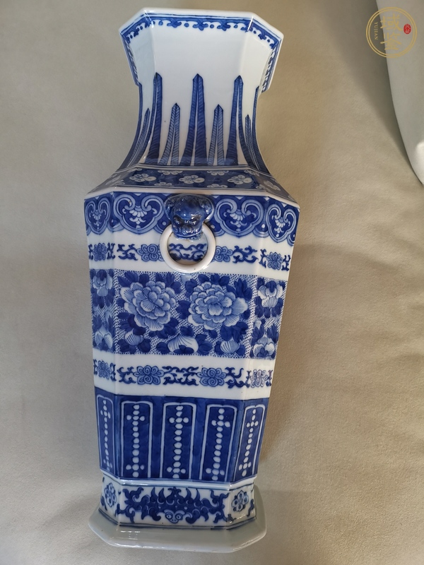 古玩陶瓷清中·青花花卉紋輔首瓶 真品鑒賞圖