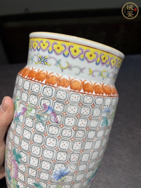 古玩陶瓷粉彩花卉罐真品鑒賞圖