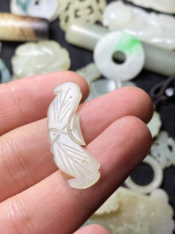 古玩玉器清代雙面工多孔和田玉雕“花片”拍賣，當前價格650元