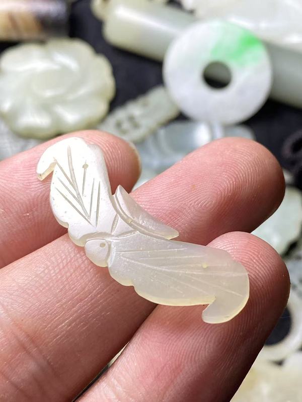 古玩玉器清代雙面工多孔和田玉雕“花片”拍賣，當前價格650元