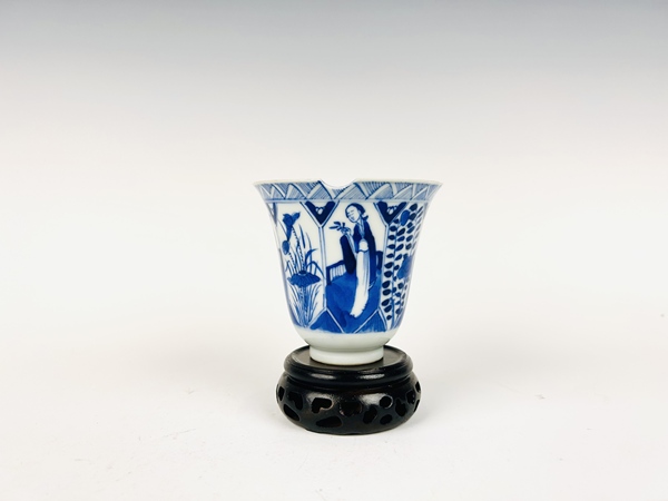 古玩陶瓷清光緒·青花人物故事鈴鐺杯拍賣，當(dāng)前價格0元