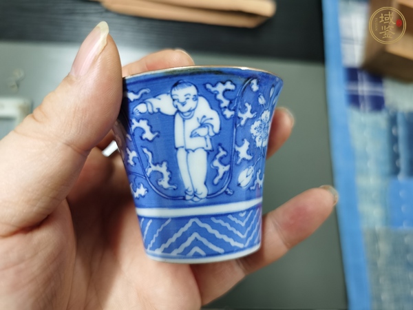 古玩陶瓷日本明治青花杯真品鑒賞圖