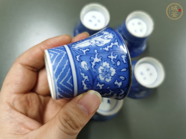 古玩陶瓷日本明治青花杯真品鑒賞圖