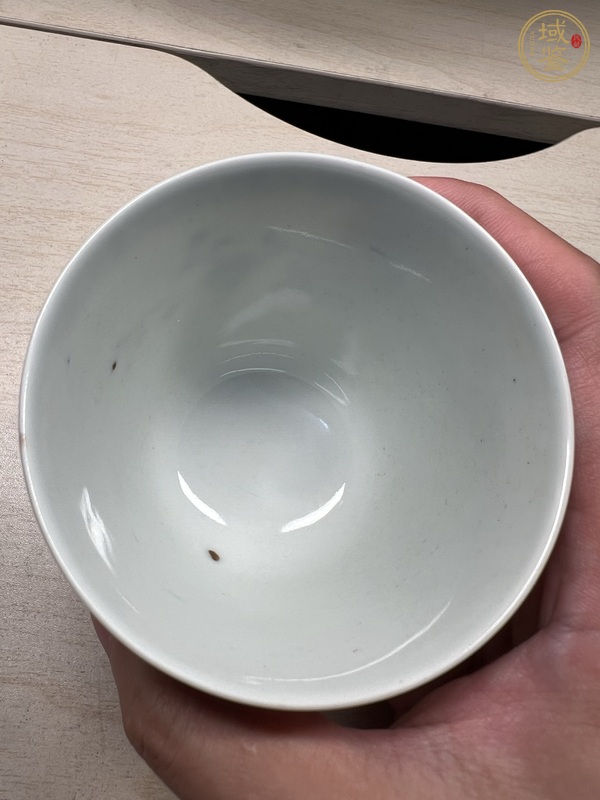 古玩陶瓷清乾隆青花描金花卉紋杯真品鑒賞圖
