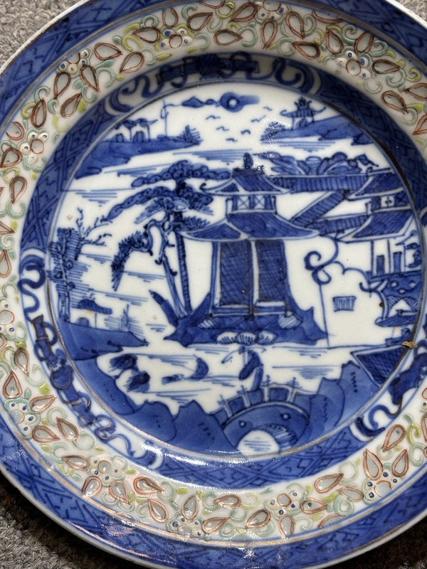 古玩陶瓷青花山水玲瓏加彩花卉紋盤拍賣，當前價格1800元