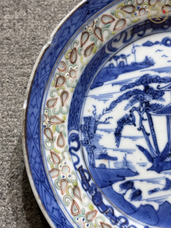 古玩陶瓷青花山水玲瓏加彩花卉紋盤真品鑒賞圖