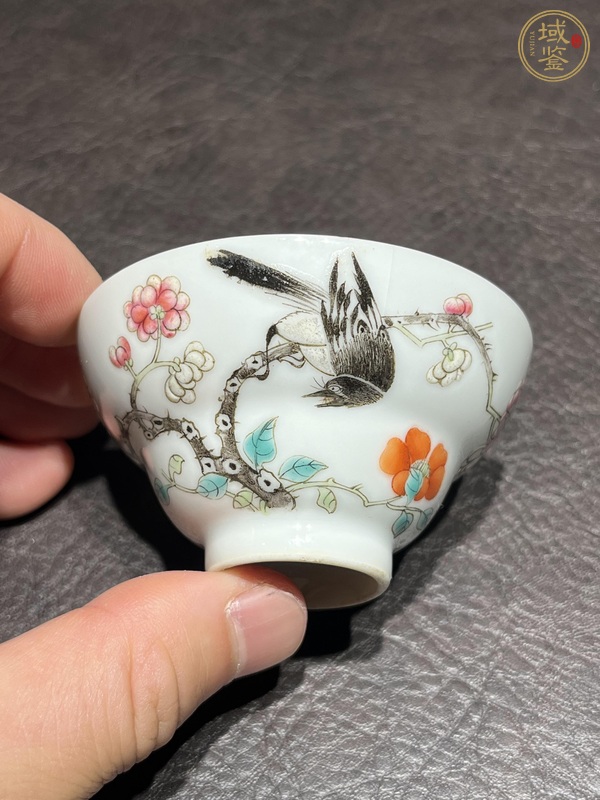 古玩陶瓷粉彩花卉紋折腰杯真品鑒賞圖