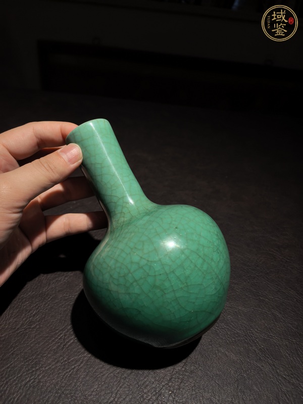 古玩陶瓷魚籽綠釉天球瓶真品鑒賞圖