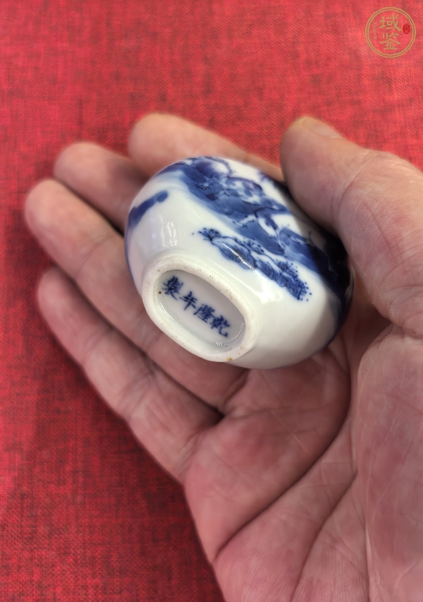古玩陶瓷青花柳蔭雙駿圖鼻煙壺，疑似復窯真品鑒賞圖