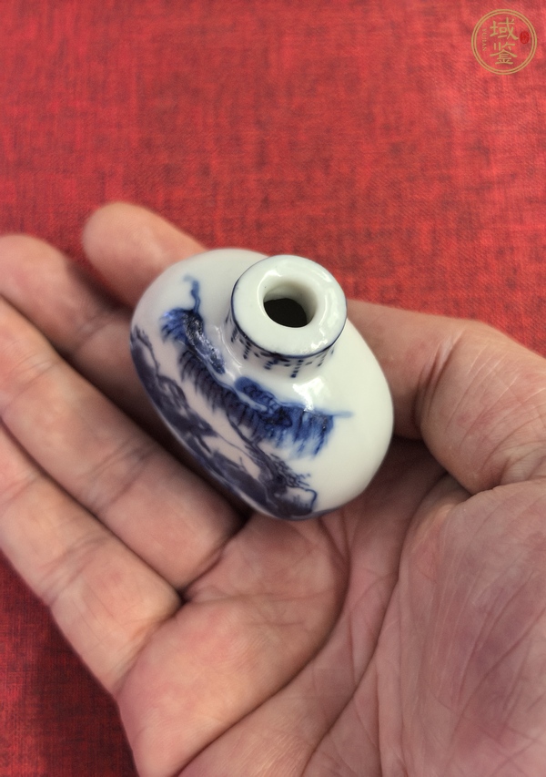 古玩陶瓷青花柳蔭雙駿圖鼻煙壺，疑似復窯真品鑒賞圖