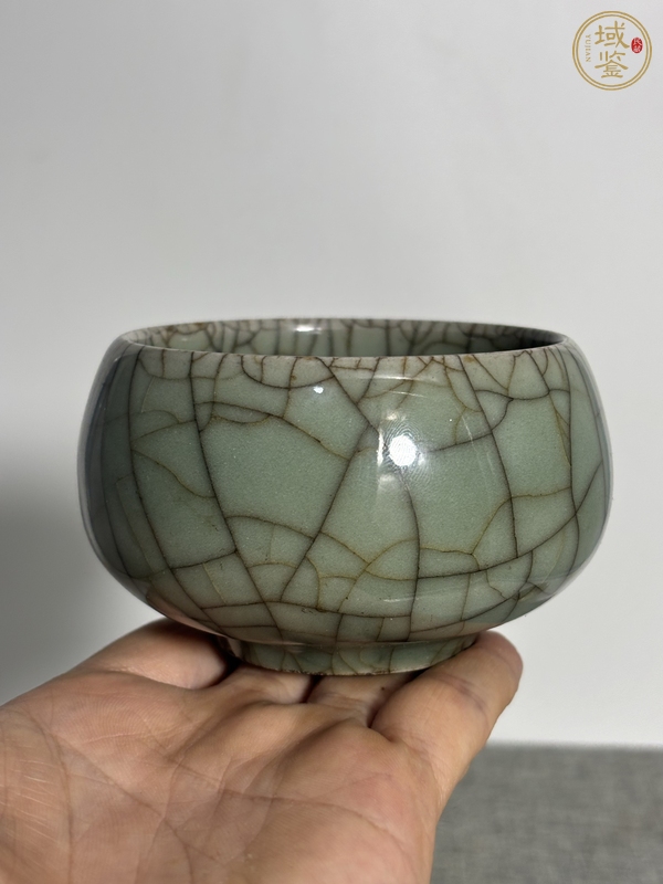 古玩陶瓷日本明治官釉茶碗真品鑒賞圖