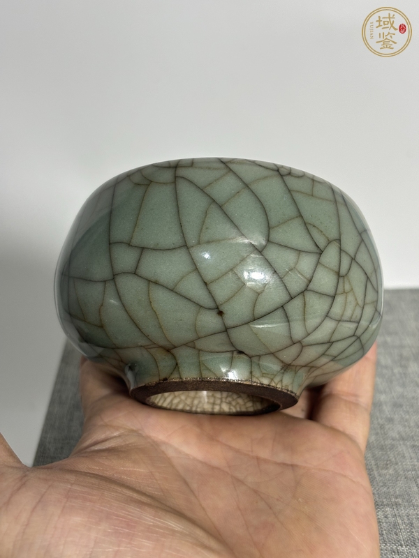 古玩陶瓷日本明治官釉茶碗真品鑒賞圖