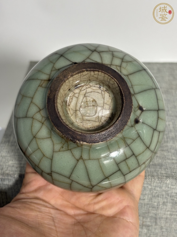 古玩陶瓷日本明治官釉茶碗真品鑒賞圖