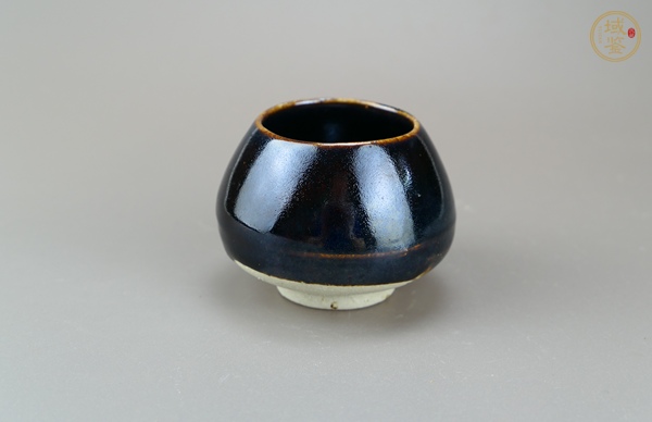 古玩陶瓷定窯系黑釉雞心罐真品鑒賞圖