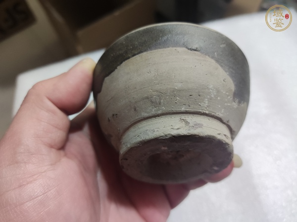 古玩陶瓷褐釉茶碗真品鑒賞圖