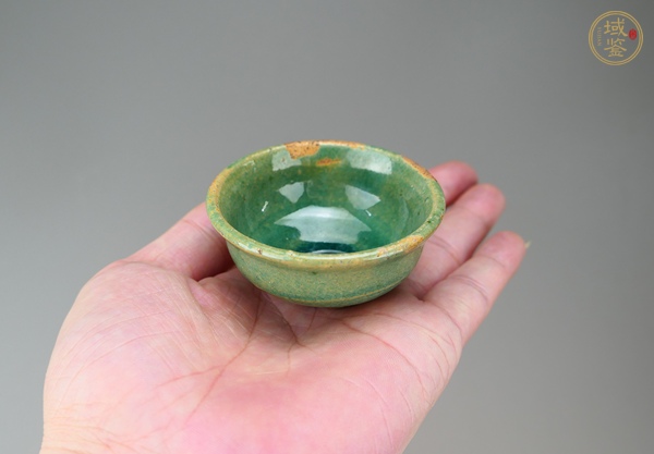 古玩陶瓷綠釉杯真品鑒賞圖