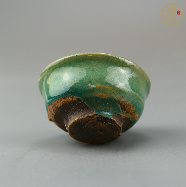 古玩陶瓷綠釉杯真品鑒賞圖