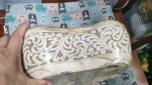 古玩磁州窯刻花瓷枕標(biāo)本真品鑒賞圖