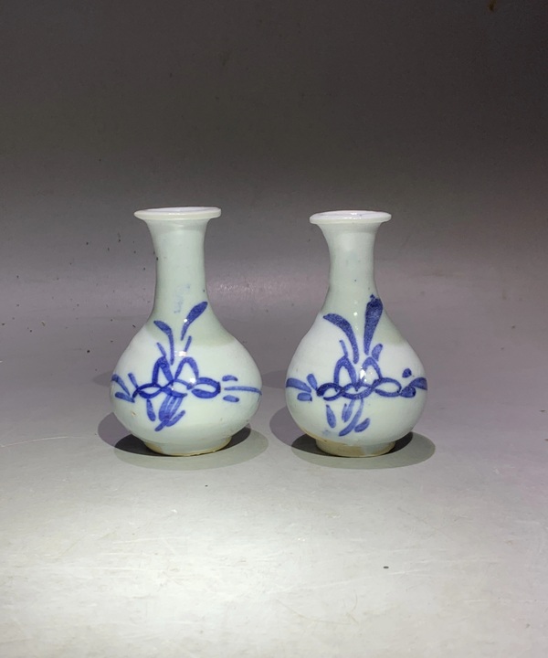 古玩轉(zhuǎn)賣(mài)青花花卉紋玉壺春瓶一對(duì)拍賣(mài)，當(dāng)前價(jià)格3250元