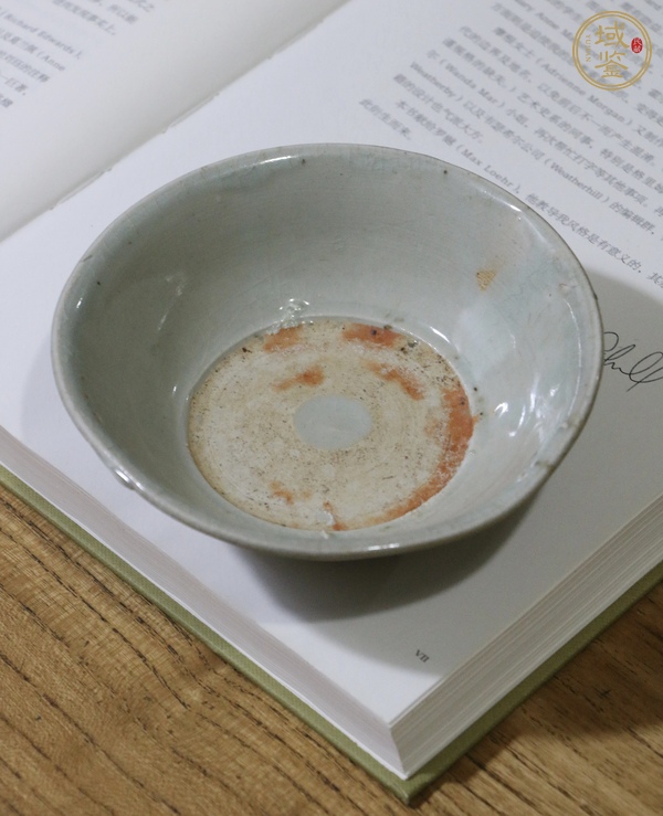 古玩龍泉粉青釉撇口碗真品鑒賞圖