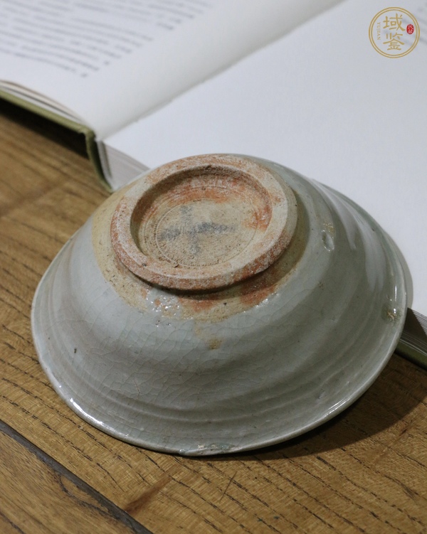 古玩陶瓷龍泉粉青釉撇口碗真品鑒賞圖