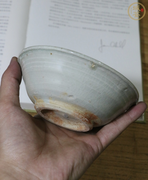古玩陶瓷龍泉粉青釉撇口碗真品鑒賞圖