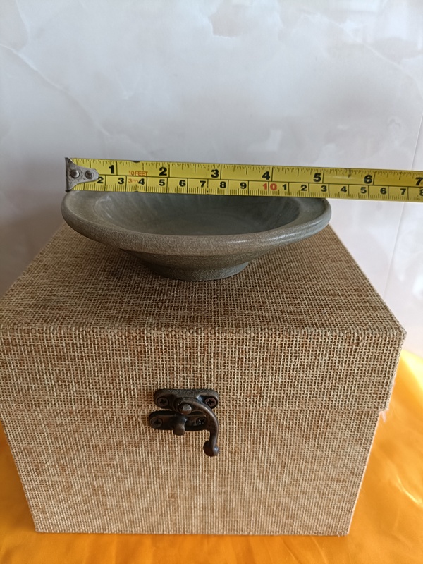 古玩陶瓷南宋龍泉青瓷菊瓣折沿洗拍賣，當(dāng)前價(jià)格2980元