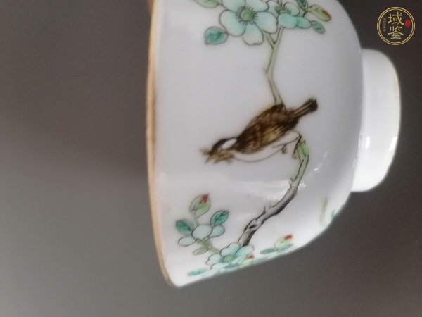 古玩陶瓷花鳥紋粉彩杯真品鑒賞圖