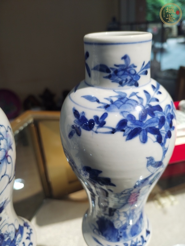 古玩陶瓷花鳥紋青花瓶真品鑒賞圖
