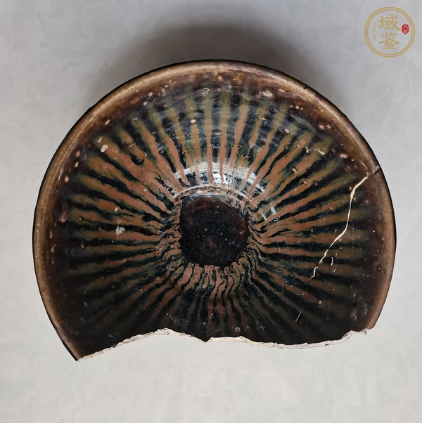 古玩陶瓷磁州窯鐵銹紅條紋碗真品鑒賞圖