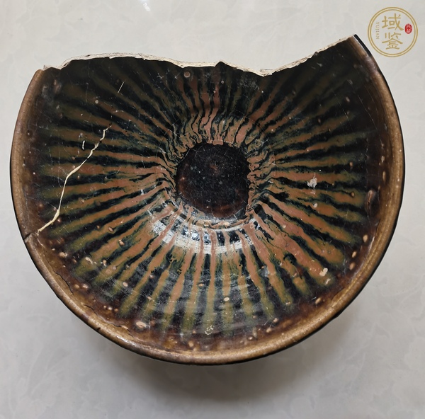 古玩陶瓷磁州窯鐵銹紅條紋碗真品鑒賞圖