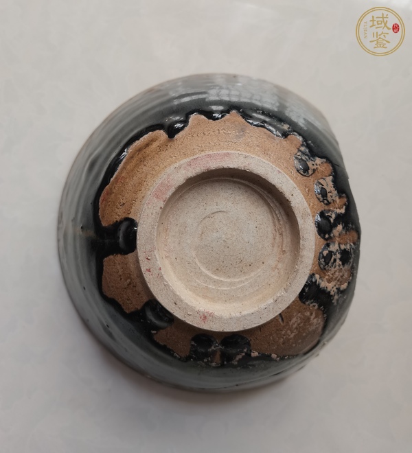 古玩陶瓷磁州窯鐵銹紅條紋碗真品鑒賞圖