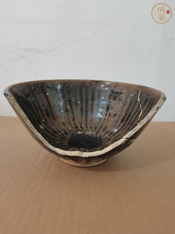 古玩陶瓷磁州窯鐵銹紅條紋碗真品鑒賞圖