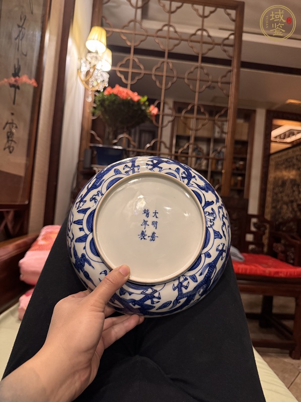 古玩陶瓷明嘉靖青花云龍紋盤真品鑒賞圖