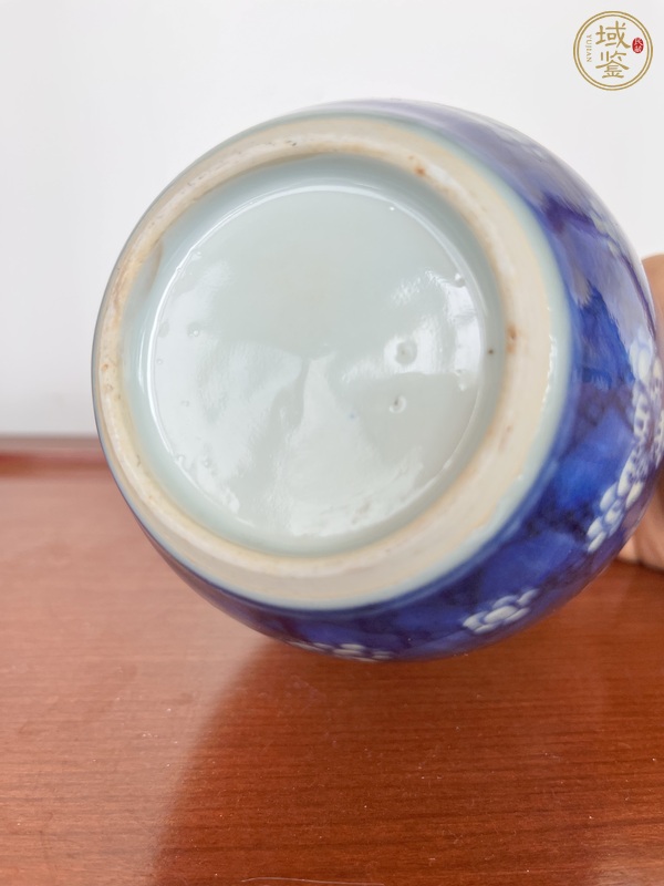 古玩陶瓷青花留白冰梅紋罐真品鑒賞圖