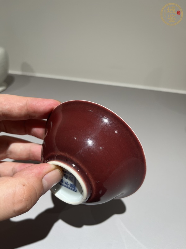 古玩陶瓷紅釉杯真品鑒賞圖