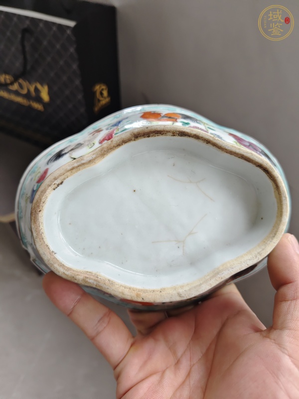 古玩陶瓷大雞圖粉彩貢碗真品鑒賞圖