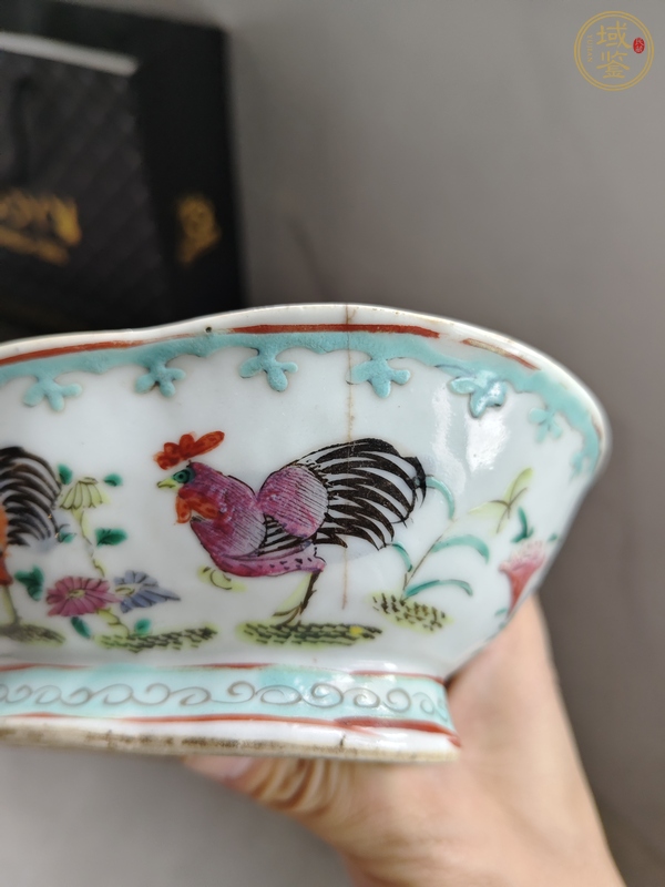 古玩陶瓷大雞圖粉彩貢碗真品鑒賞圖