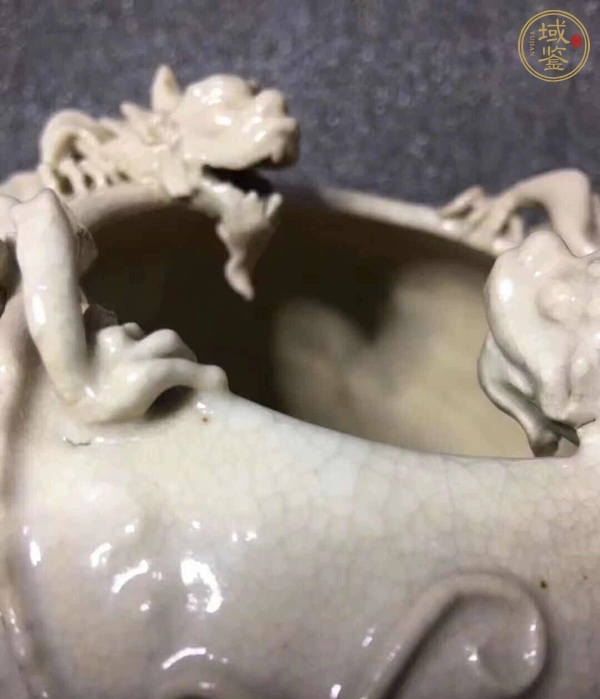 古玩陶瓷哥釉貼塑螭龍紋水洗真品鑒賞圖