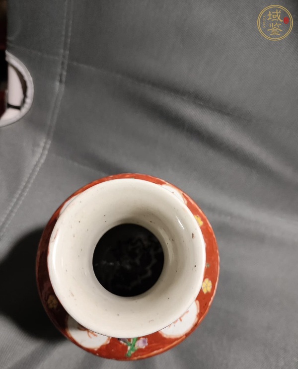 古玩陶瓷彩繪人物紋撇口瓶真品鑒賞圖