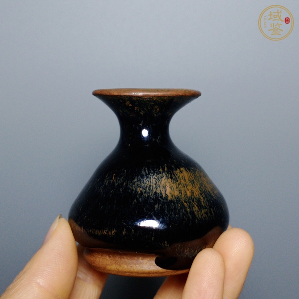 古玩陶瓷瓶真品鑒賞圖