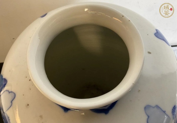 古玩陶瓷山水紋青花瓶真品鑒賞圖