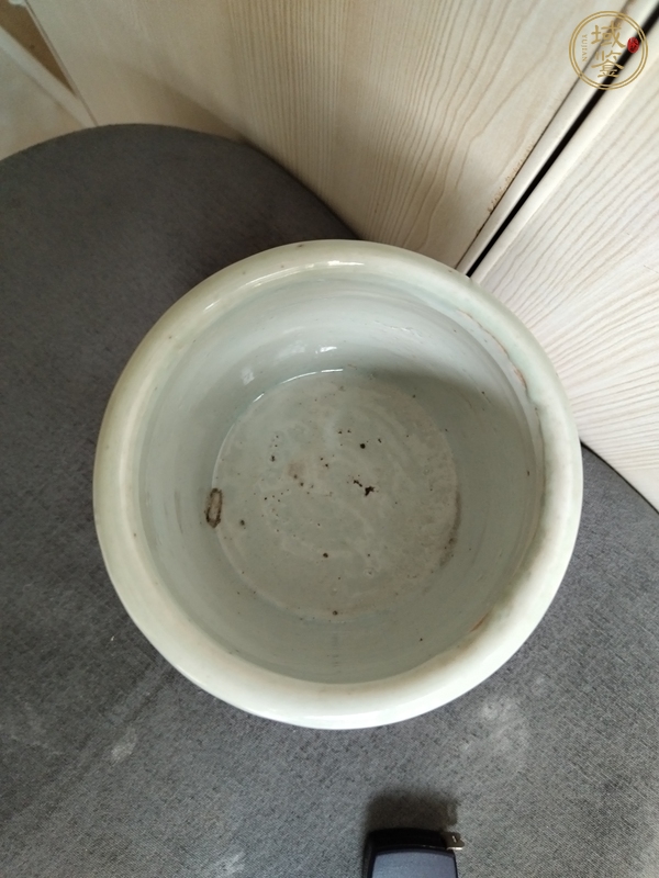 古玩陶瓷豆青釉幾何紋香爐真品鑒賞圖