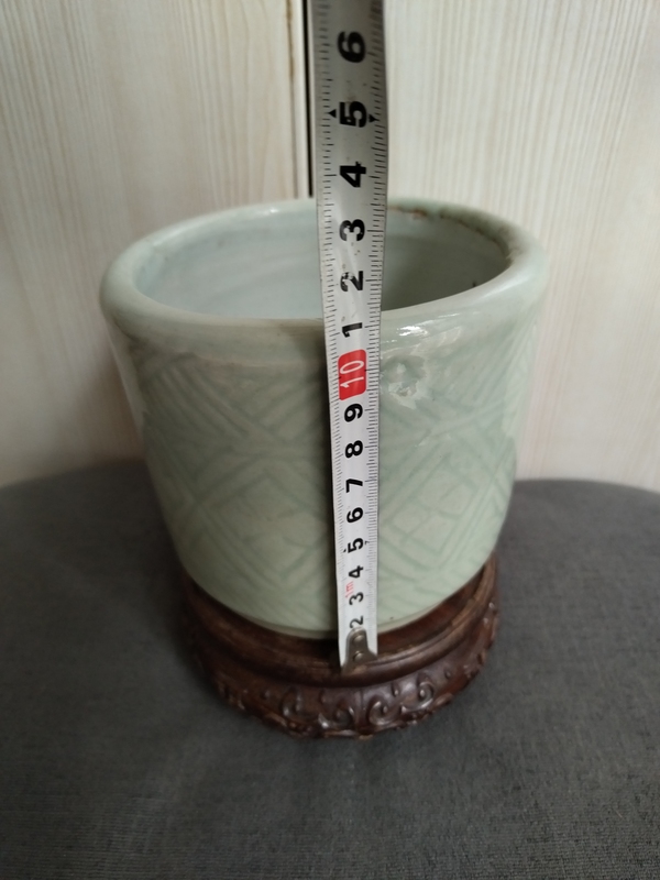 古玩陶瓷豆青釉幾何紋香爐拍賣，當(dāng)前價(jià)格1999元