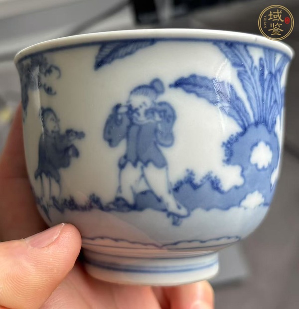 古玩陶瓷日本明治青花人物故事紋茶碗真品鑒賞圖