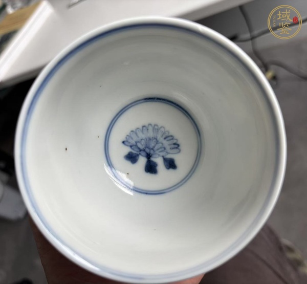 古玩陶瓷日本明治青花人物故事紋茶碗真品鑒賞圖